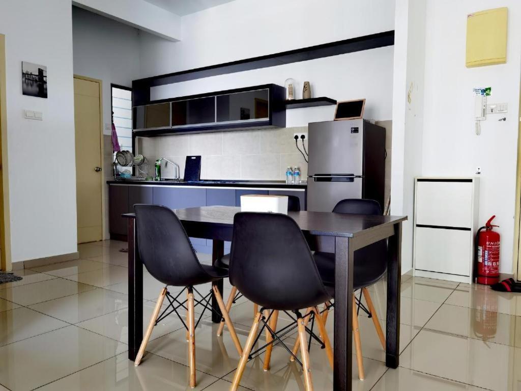 Atlantis B19 5-6 Pax L 5 Mins Jonker St By Lullaby Retreats Malacca
